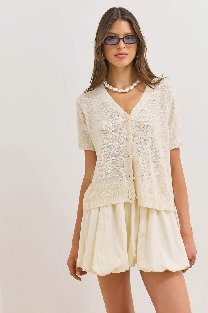 Short-Cut Women's Cardigan with V-Neck, Short Sleeves, and Textured Knit Buttons
