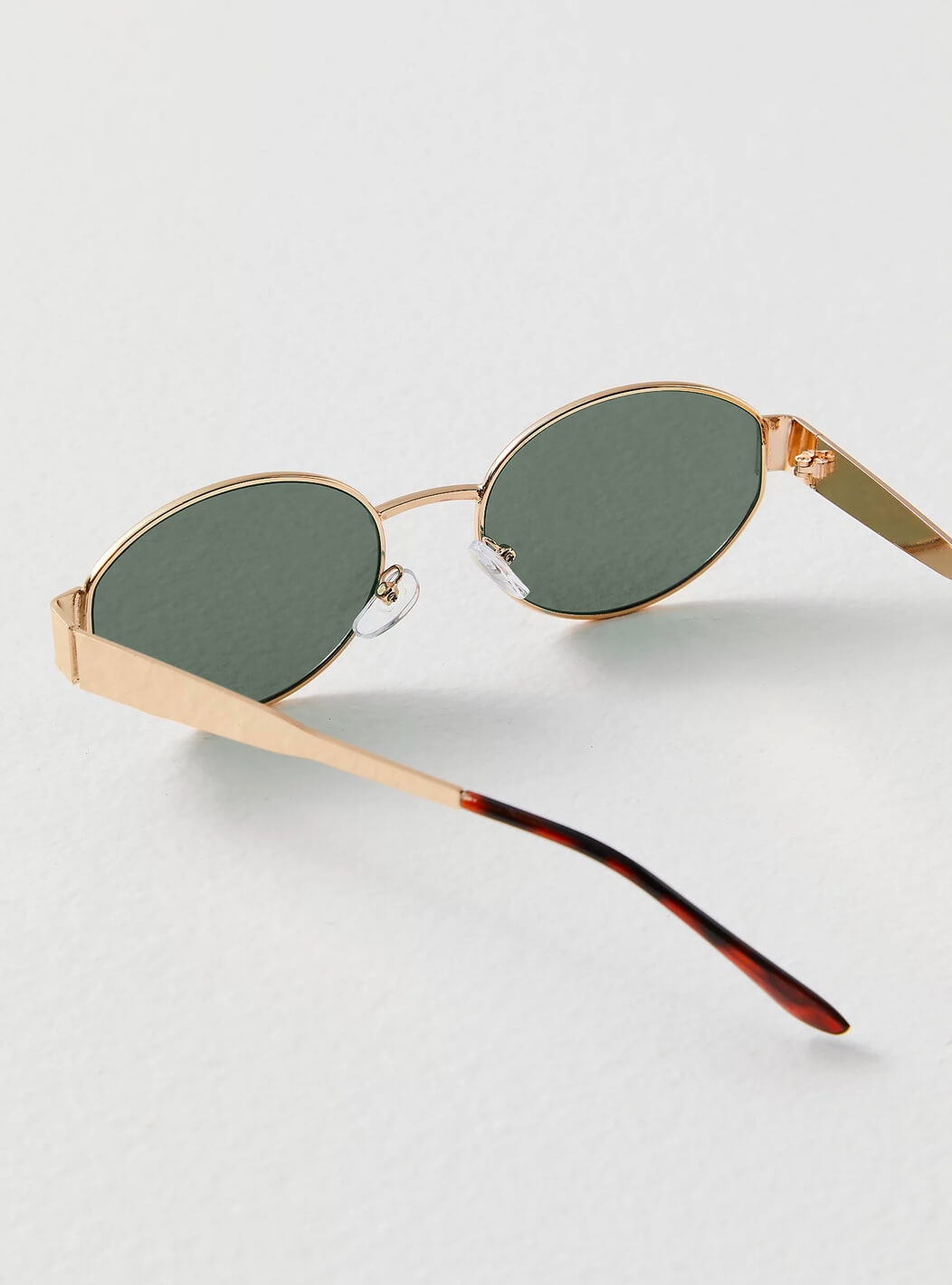 Vintage Oval Lightweight Sunglasses