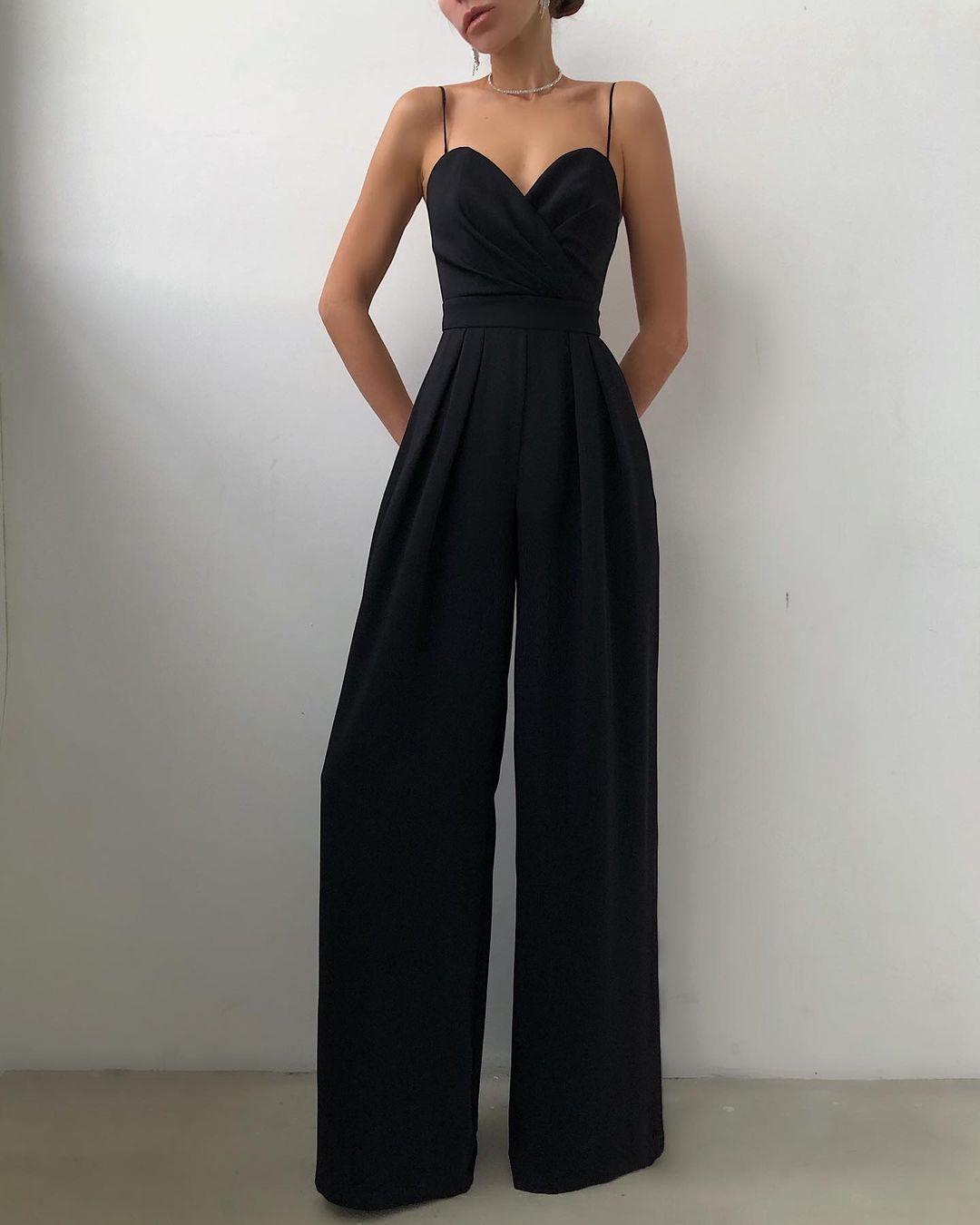 Jumpsuit | Elegant Wide-Leg Evening Wear with Sophisticated Neckline