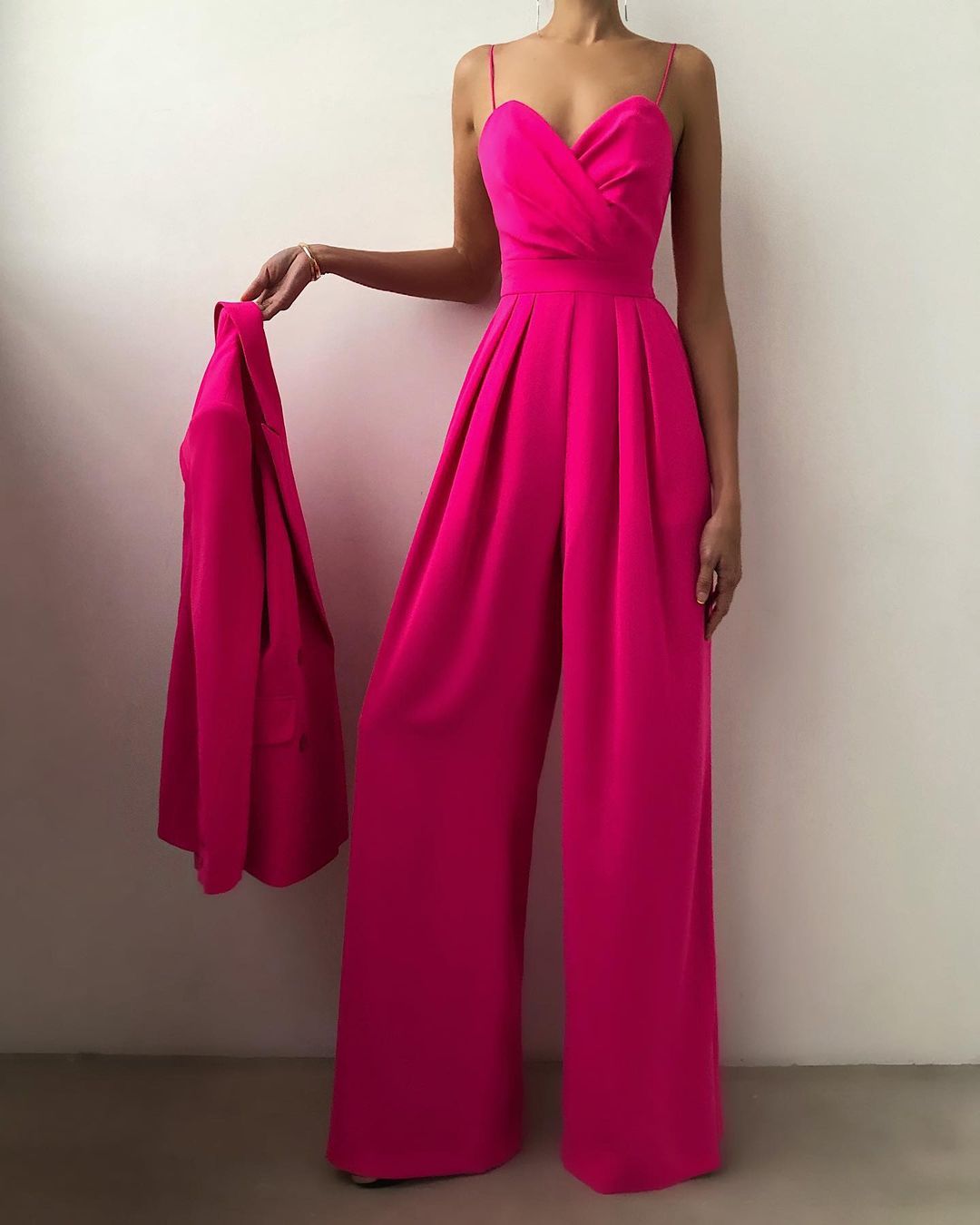 Jumpsuit | Elegant Wide-Leg Evening Wear with Sophisticated Neckline