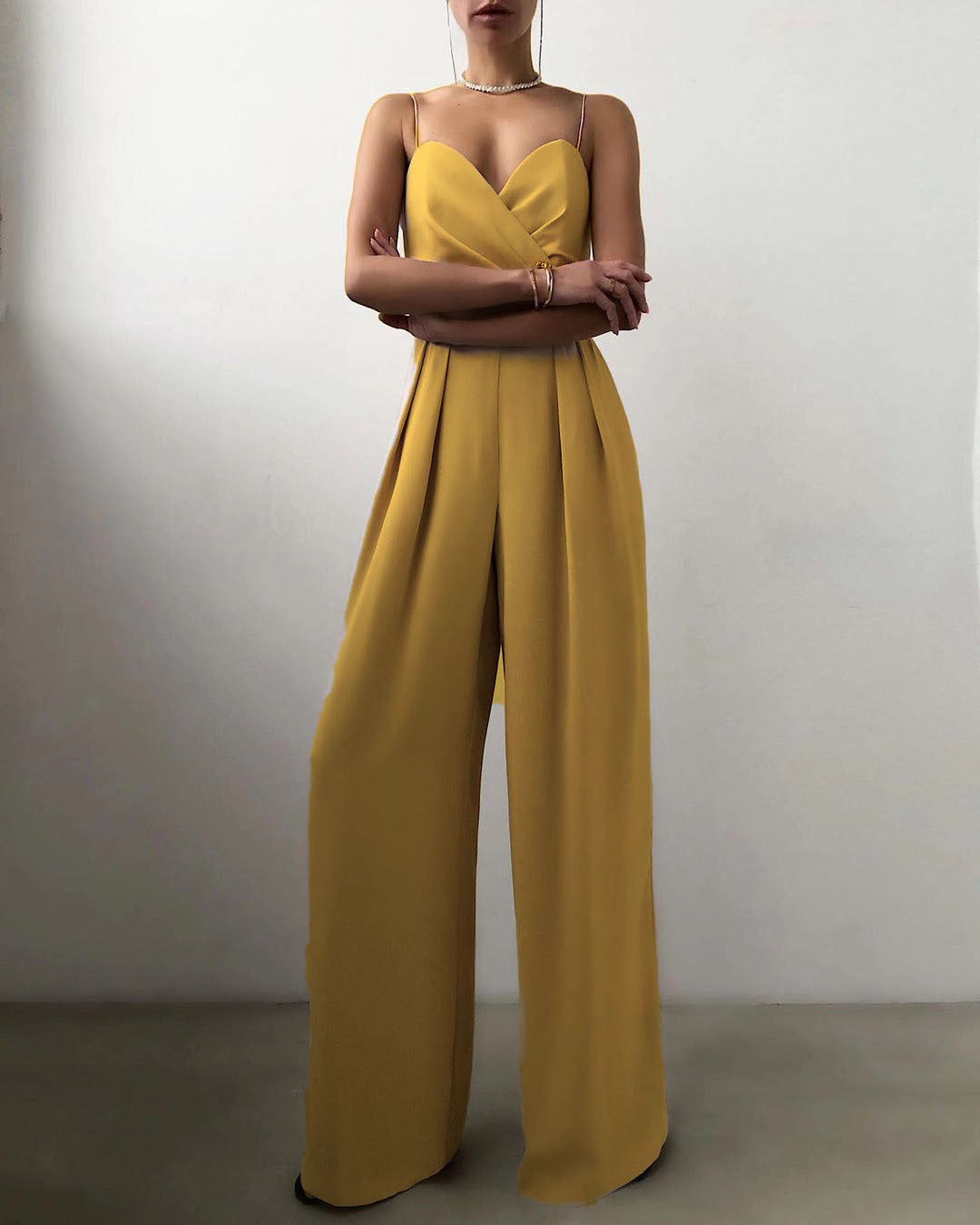 Jumpsuit | Elegant Wide-Leg Evening Wear with Sophisticated Neckline