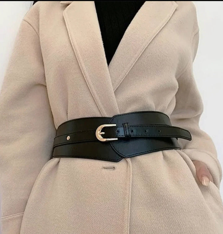 Elegant women's cardigan with pearl detail