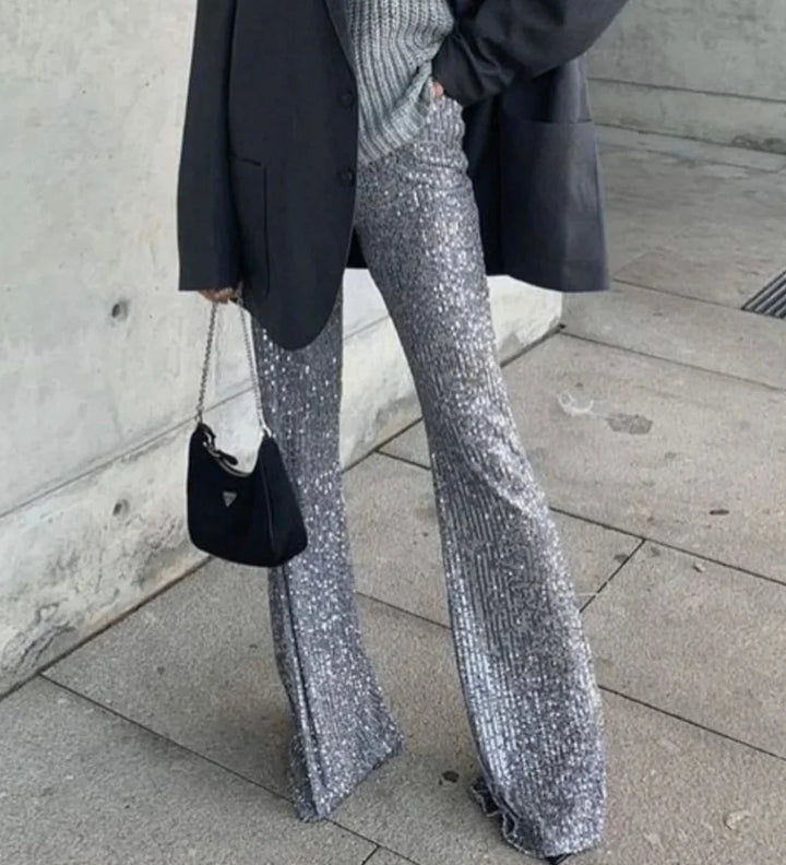 Elegant women's cardigan with pearl detail