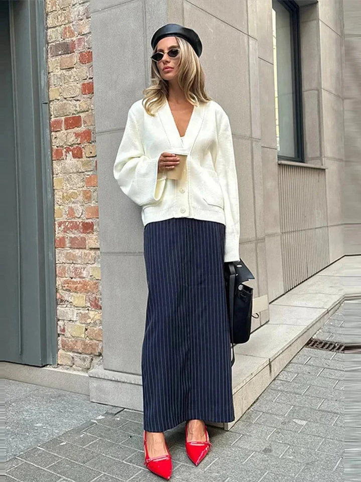Casual Women's Cardigan with Buttons and V-Neck