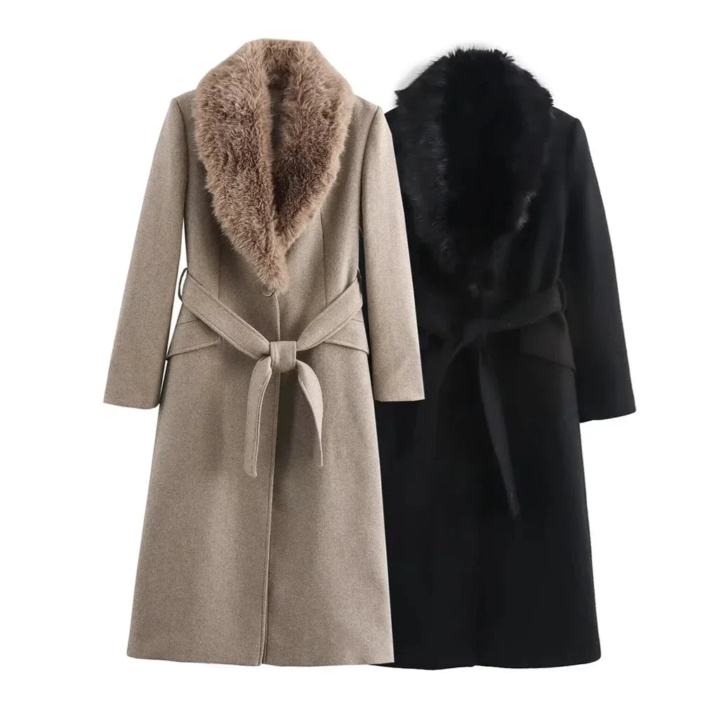 Women's coat with faux fur collar and belt