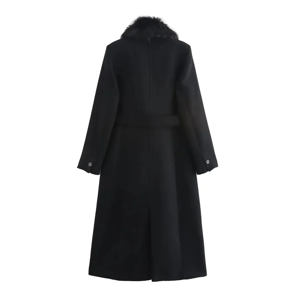 Women's coat with faux fur collar and belt
