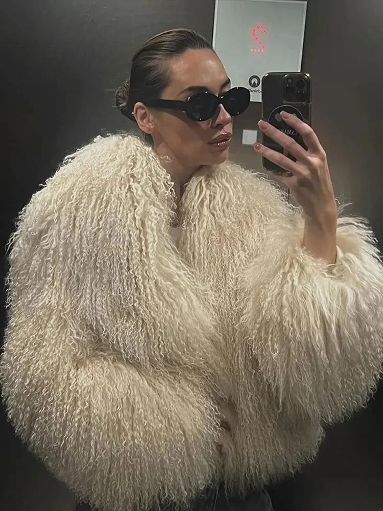Chic Women's Coat with Soft and Enveloping Texture