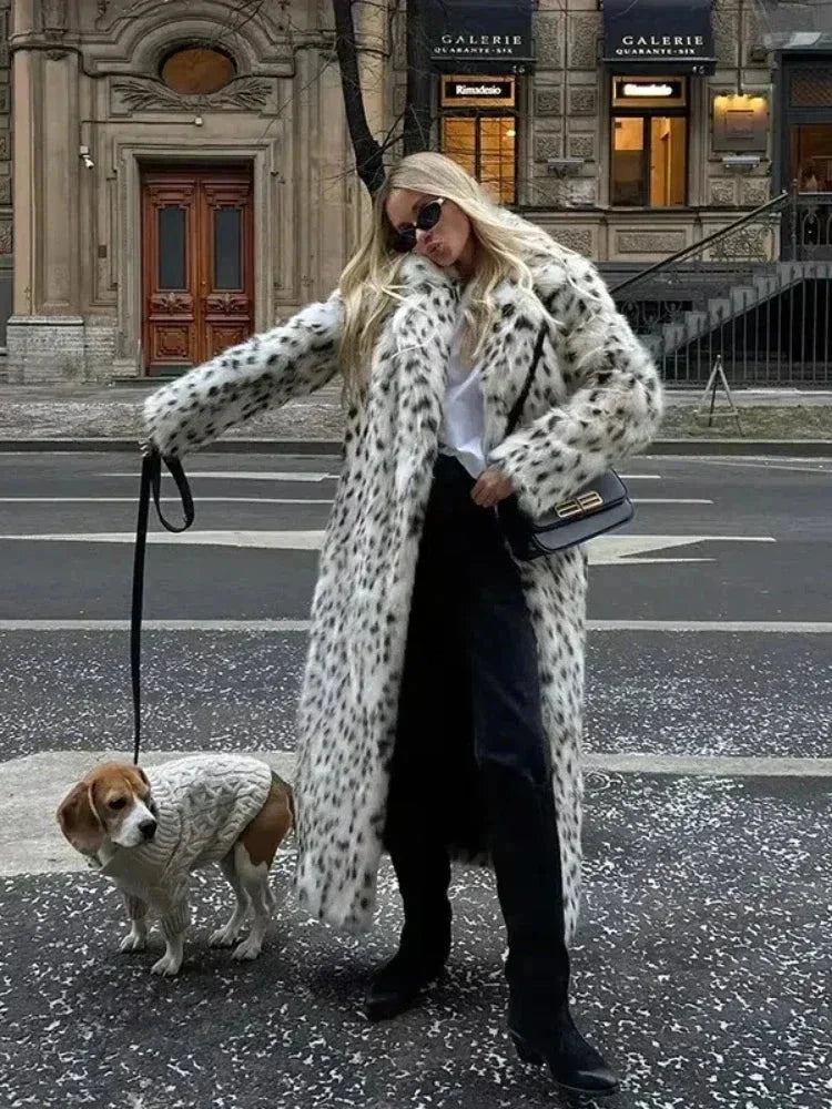 Elegant and Modern Long Women's Leopard Print Coat