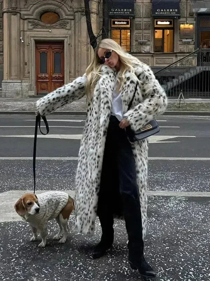 Elegant and Modern Long Women's Leopard Print Coat