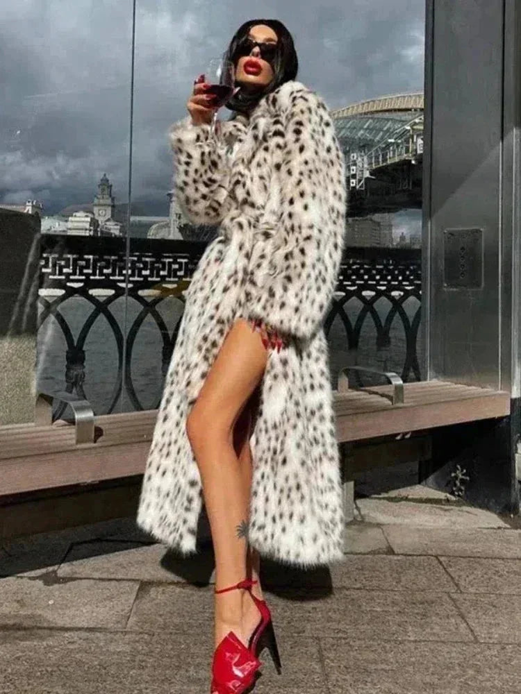 Elegant and Modern Long Women's Leopard Print Coat