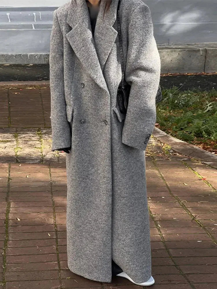 Elegant Long Women's Coat with Modern Stripes