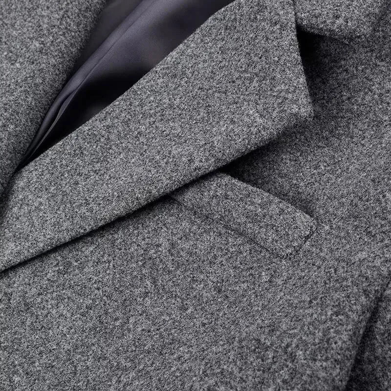Elegant Long Women's Coat with Modern Stripes