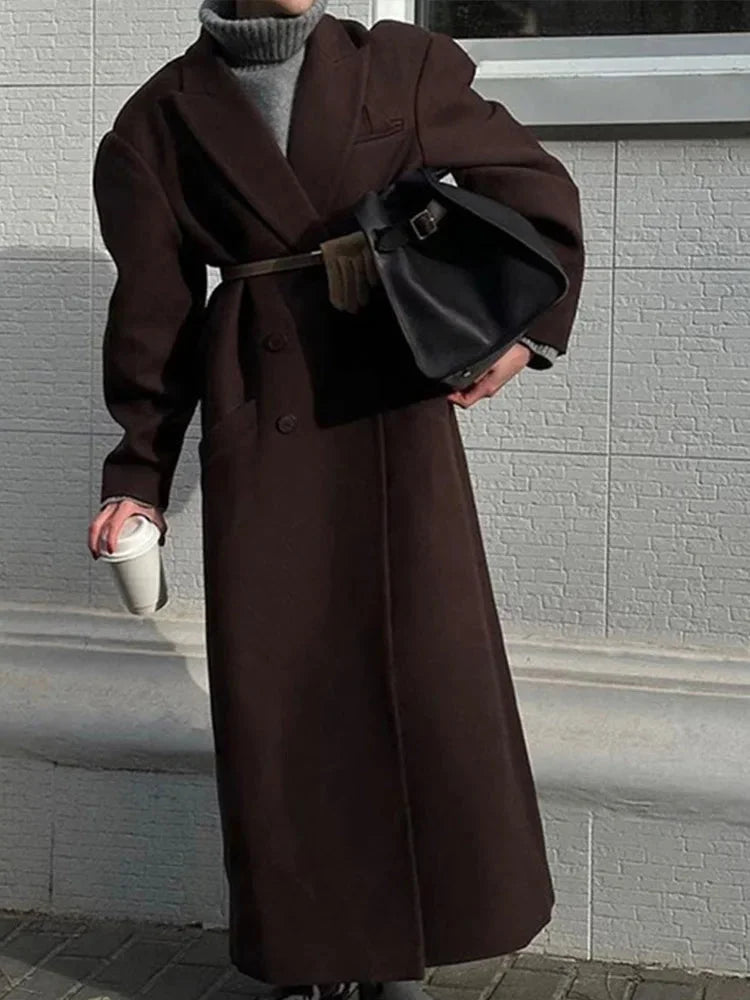 Elegant long women's coat for all seasons