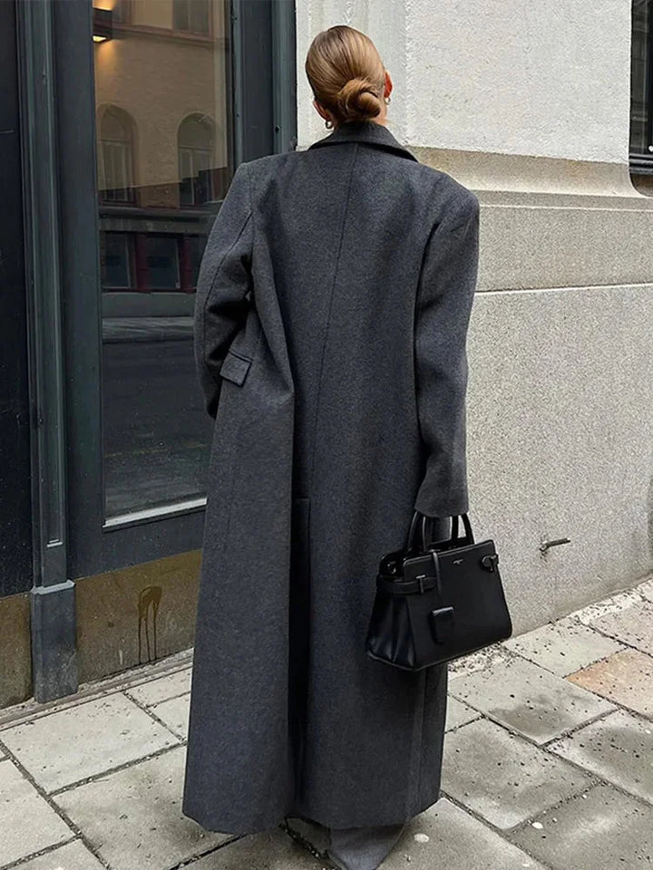 Elegant long women's coat for all seasons