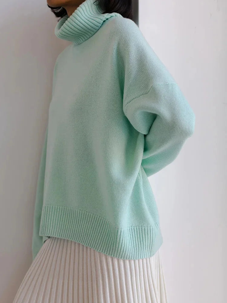 Comfortable Women's Turtleneck Sweater with Long Sleeves