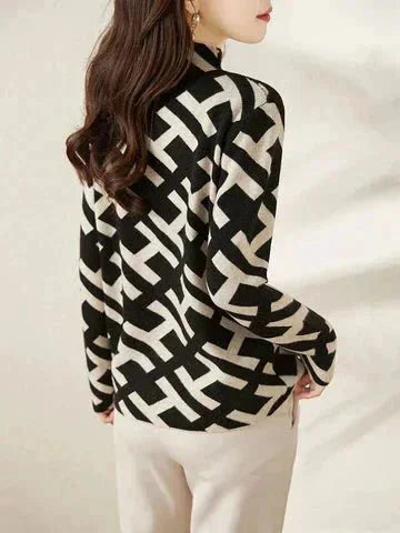 Casual Black and White Geometric Pattern Sweater