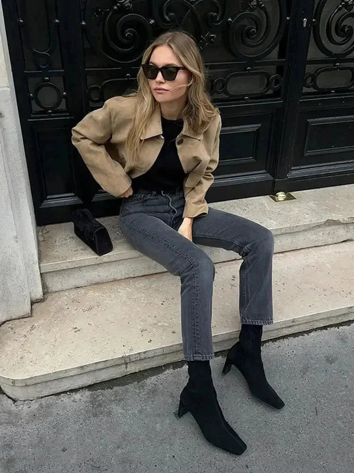 Short women's camel suede jacket with front pockets