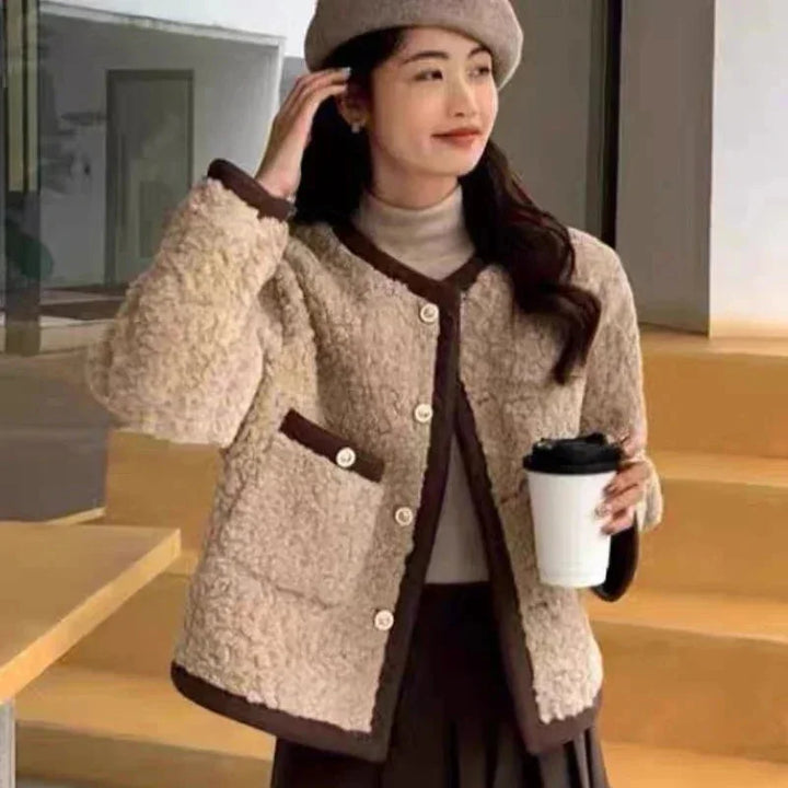 Short Women's Jacket in Soft Fleece Fabric