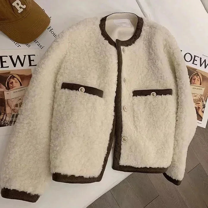 Short Women's Jacket in Soft Fleece Fabric