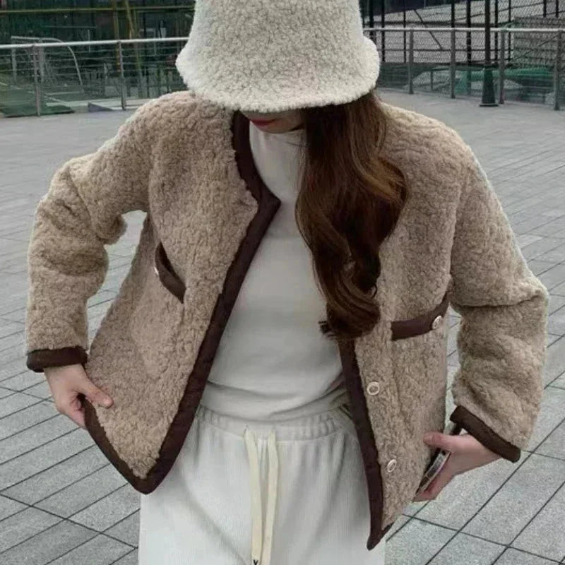 Short Women's Jacket in Soft Fleece Fabric