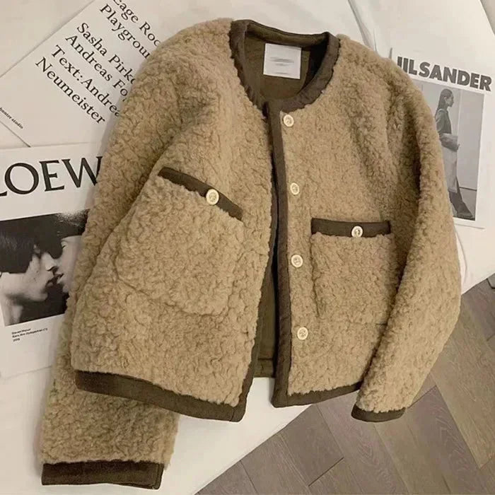 Short Women's Jacket in Soft Fleece Fabric
