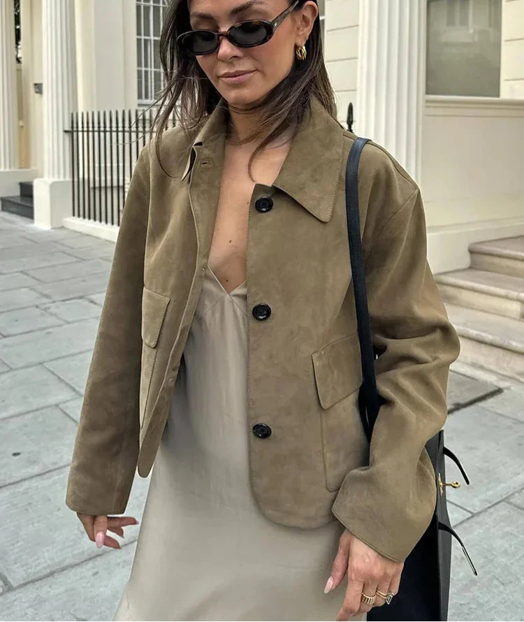 Chic brown women's jacket with buttons and classic collar