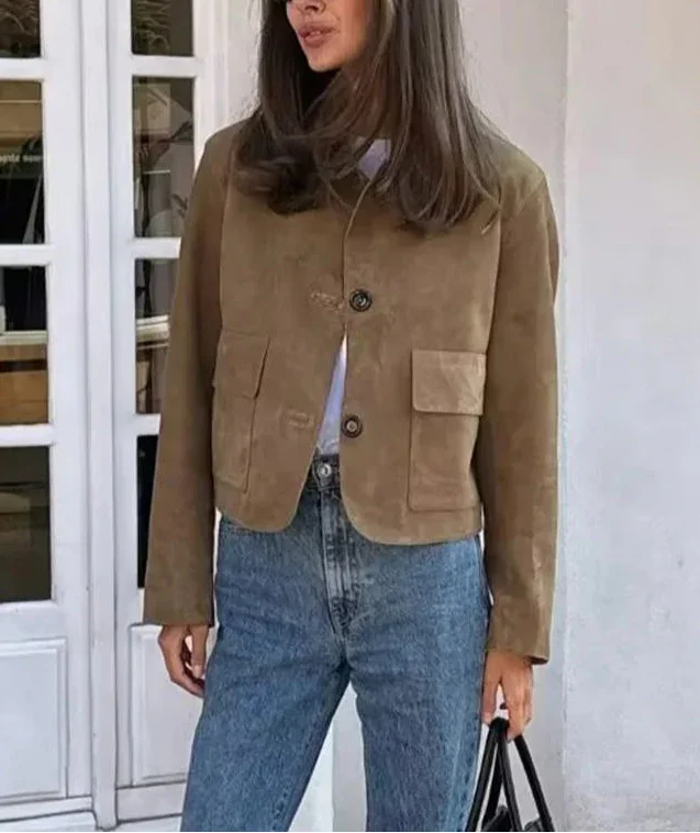 Chic brown women's jacket with buttons and classic collar