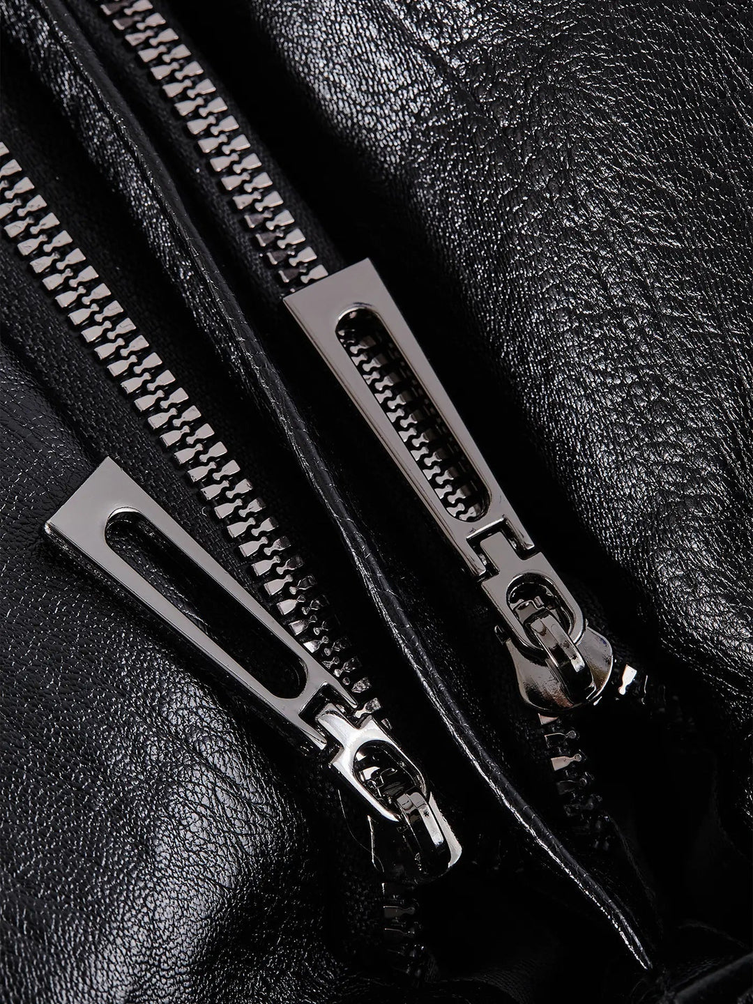 Duttini | Multi-Pocket Shoulder Bag, Adjustable Strap