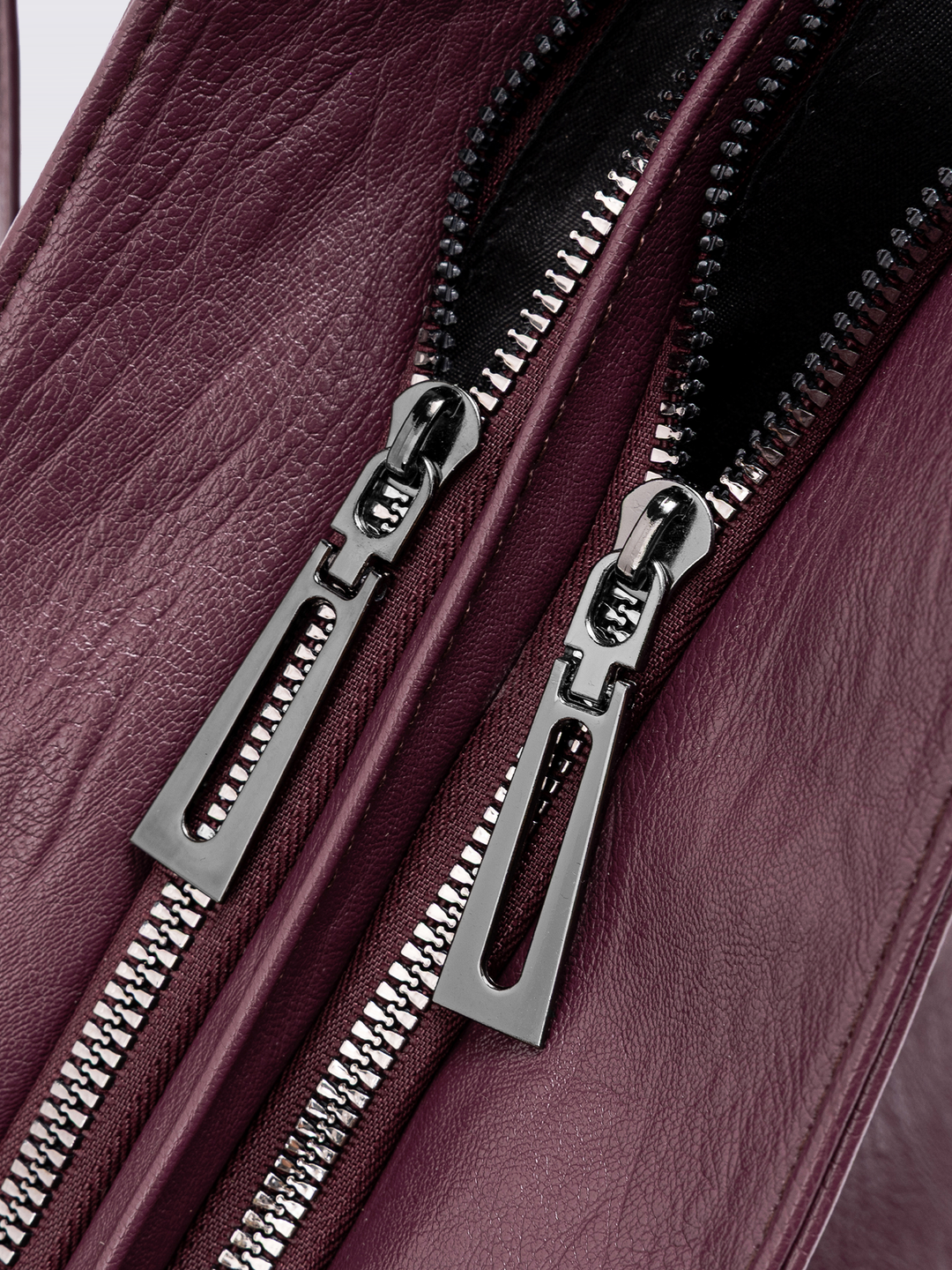 Duttini | Multi-Pocket Shoulder Bag, Adjustable Strap